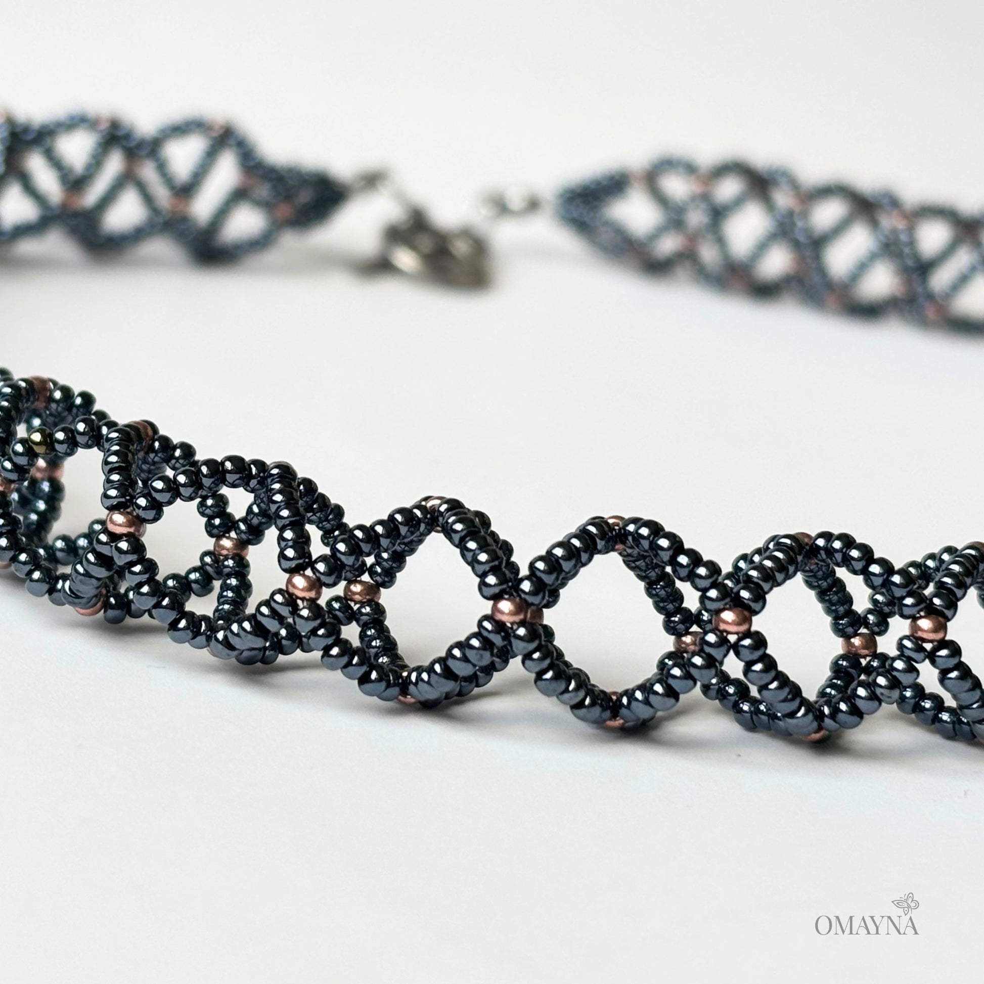 S0fia necklace in hematite and copper rose - close-up