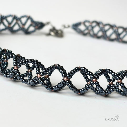S0fia necklace in hematite and copper rose - close-up
